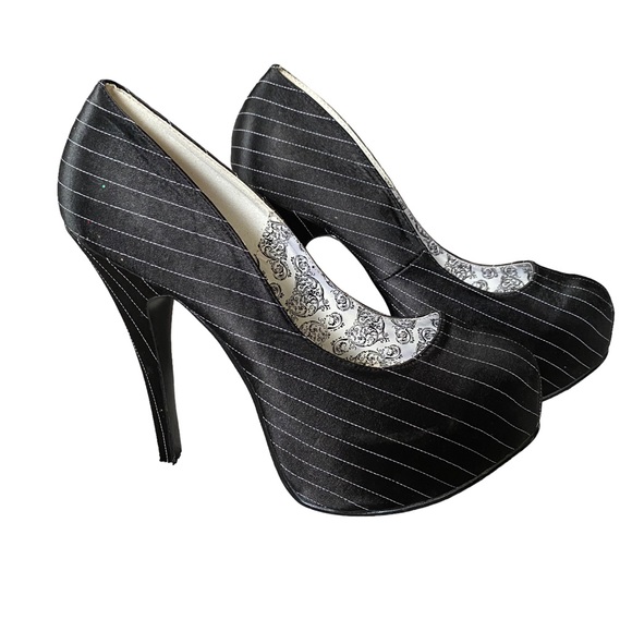 Bordello Shoes - Bordello Pleaser stiletto pumps size 11 teeze-06 black/cream pinstripe 6” heel